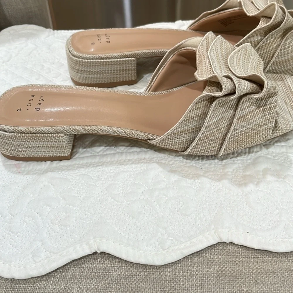 A New Day, beautiful slide sandals, size 10 never worn! NWOT - Picture 6 of 8
